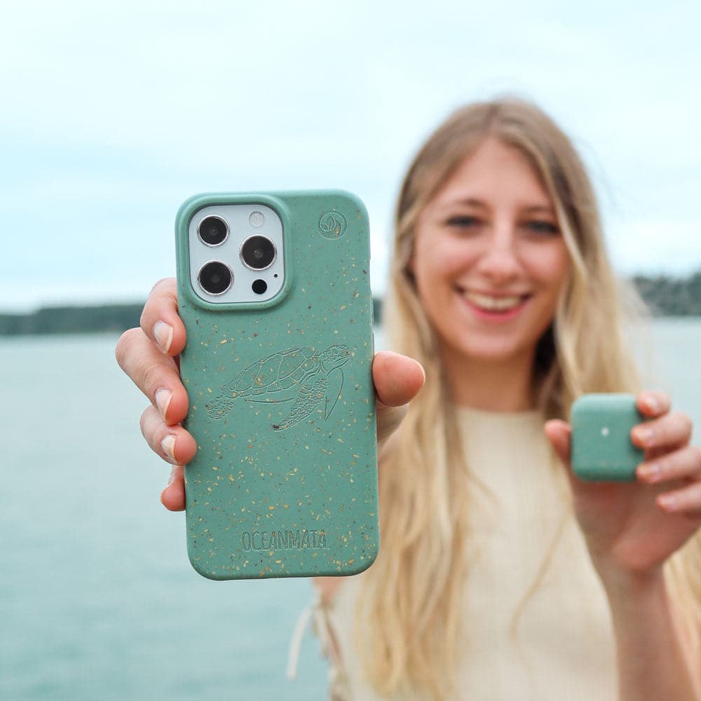 iPhone 15 plus Hülle - grün - "TURTLE" - nachhaltig – Ansicht 5