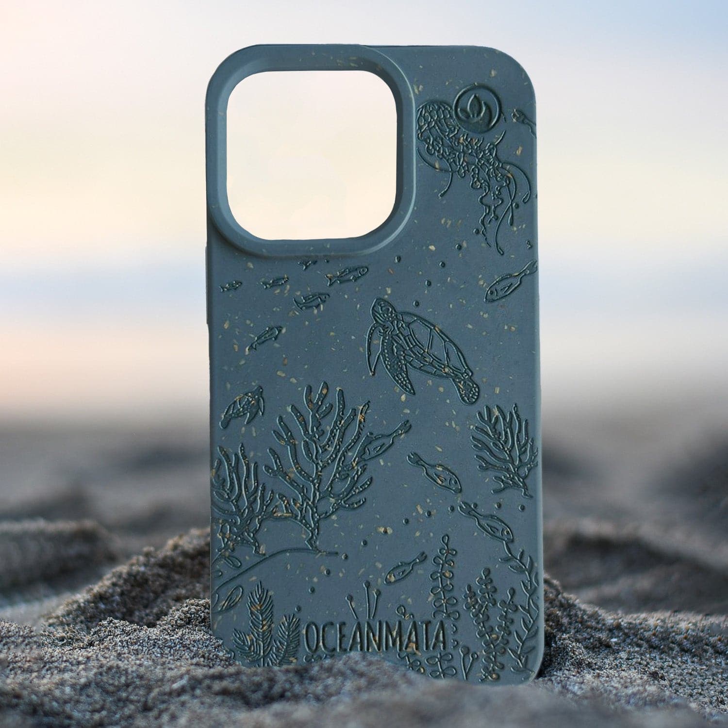 iPhone 16e case 'TURTLE Family' - blue - sustainable