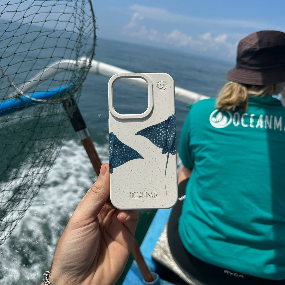 iPhone 14 pro max Hülle - Ray weiß - "RayDance" - nachhaltig