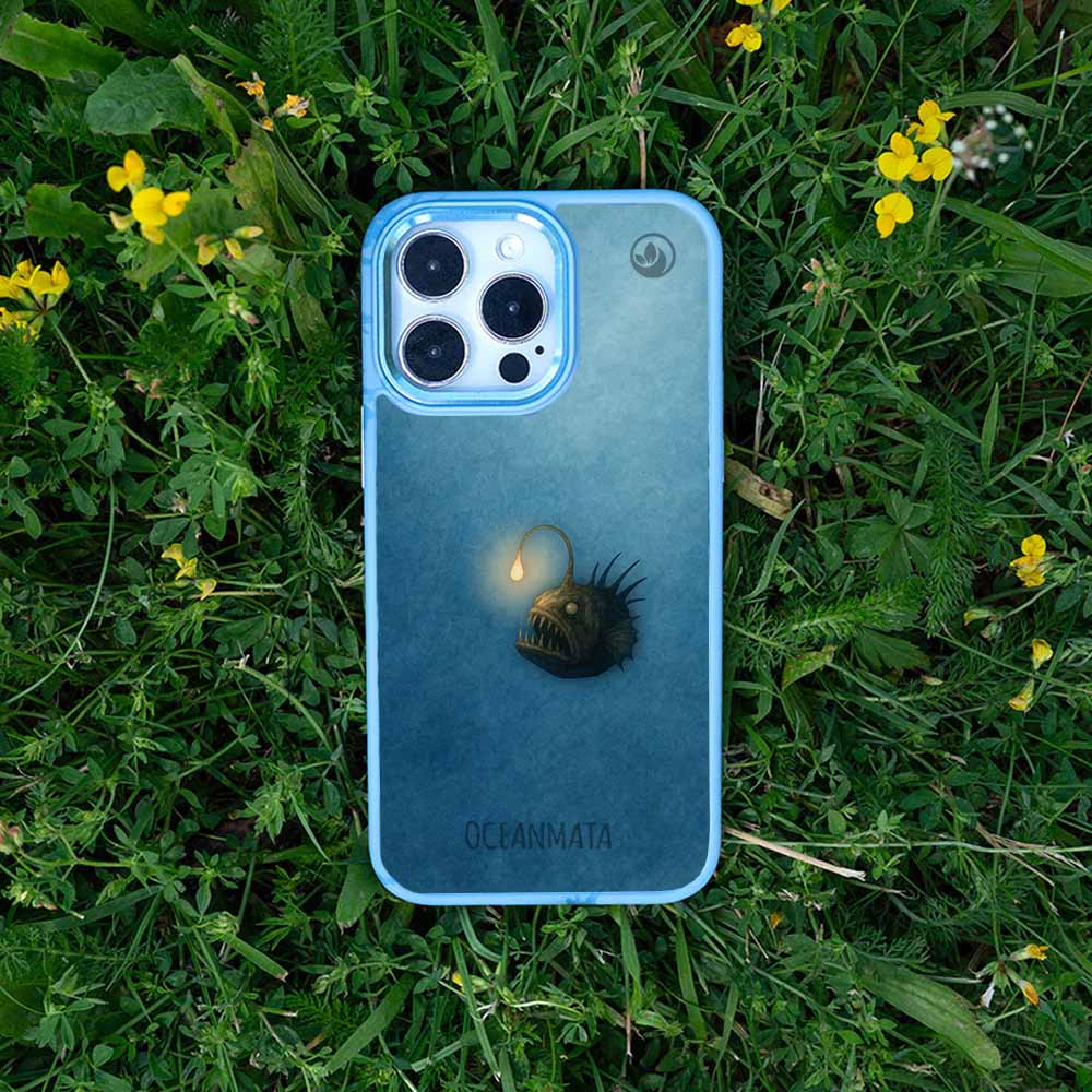iPhone 13 pro Hülle - Anglerfisch blau - "Sour" - nachhaltig