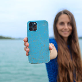 iPhone SE/7/8 case - blue - "DOLPHIN" - sustainable