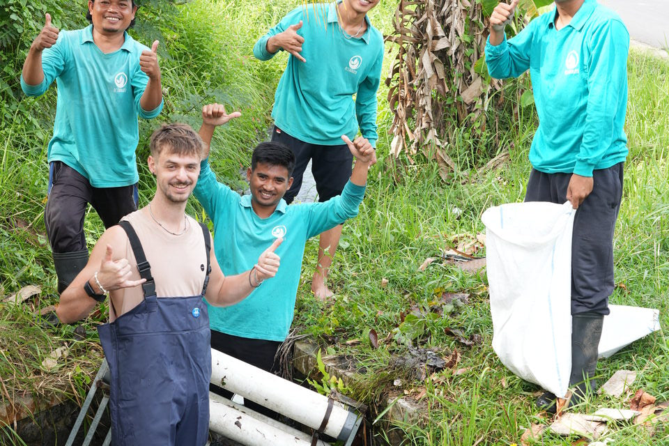 Beach-Cleanup Team auf Bali
